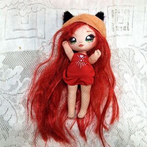 Na Na Na Surprise Roxie Foxie Foxy Doll With Red Dress Fishnet Hose MGA